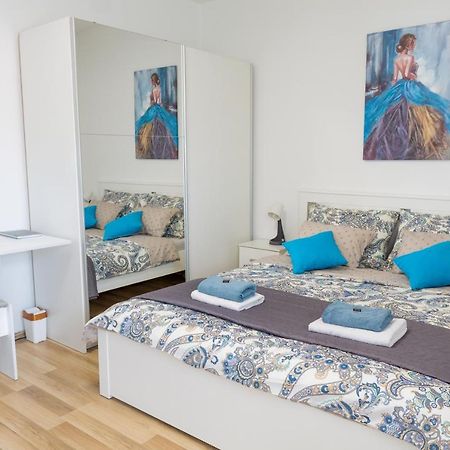Apartment Pemper - Self Check In And Check Out Otočac Exterior foto