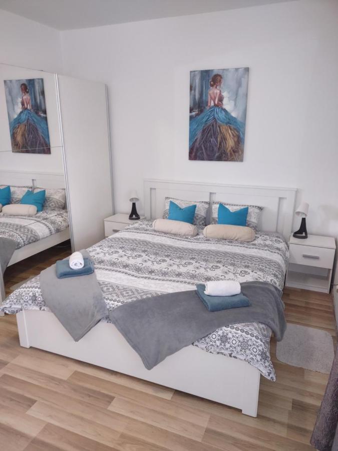 Apartment Pemper - Self Check In And Check Out Otočac Exterior foto