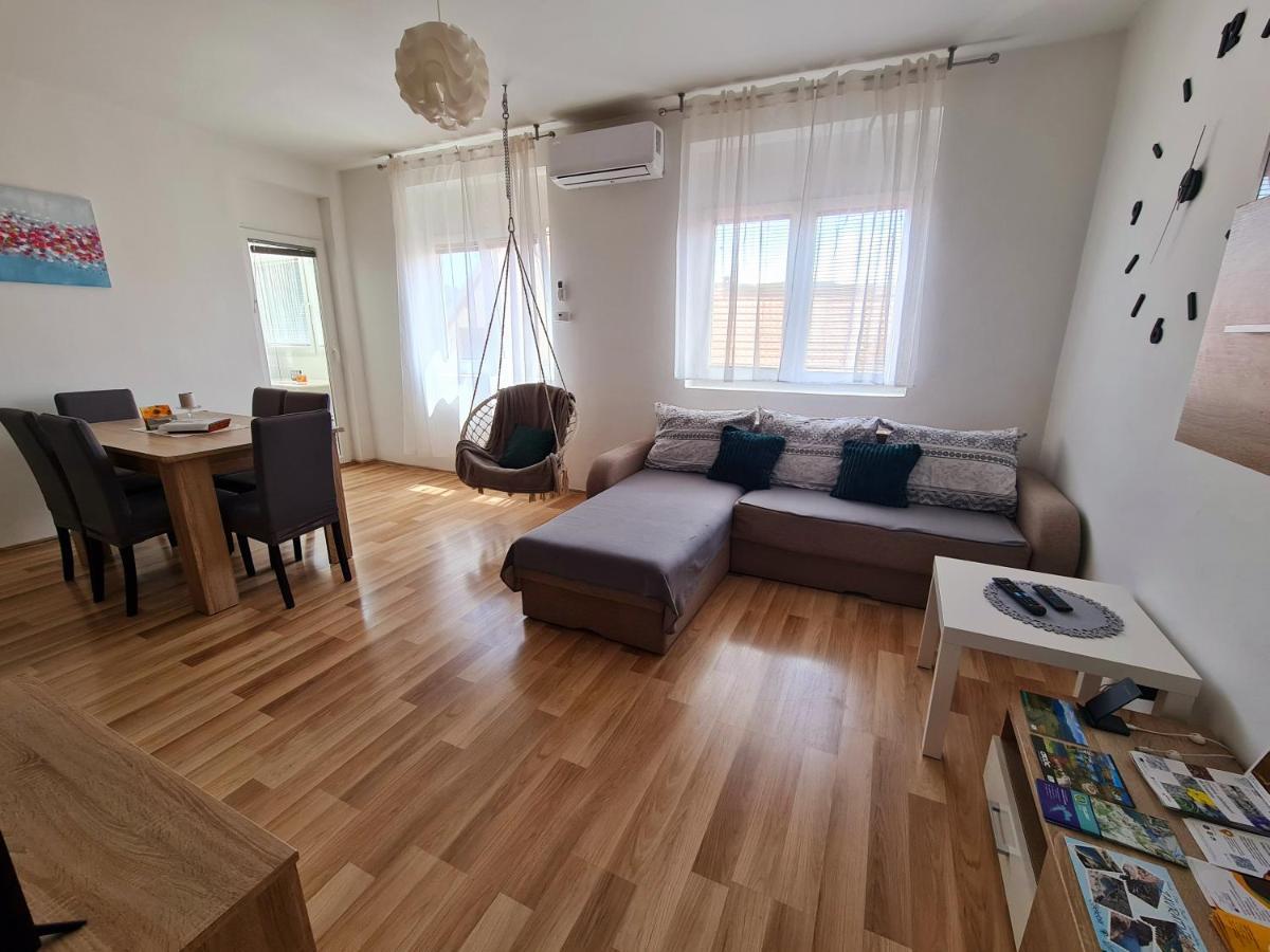 Apartment Pemper - Self Check In And Check Out Otočac Exterior foto