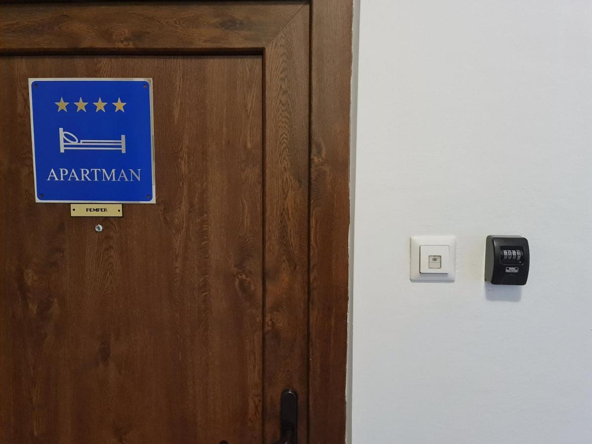 Apartment Pemper - Self Check In And Check Out Otočac Exterior foto