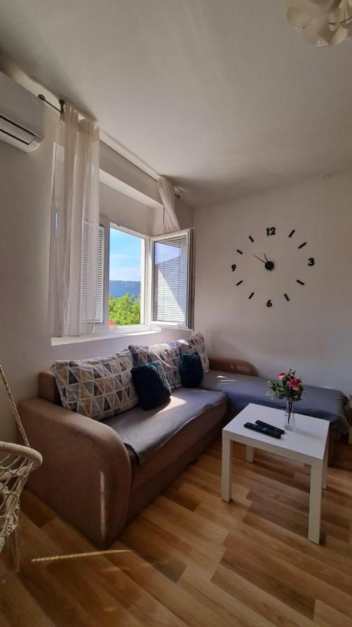 Apartment Pemper - Self Check In And Check Out Otočac Exterior foto