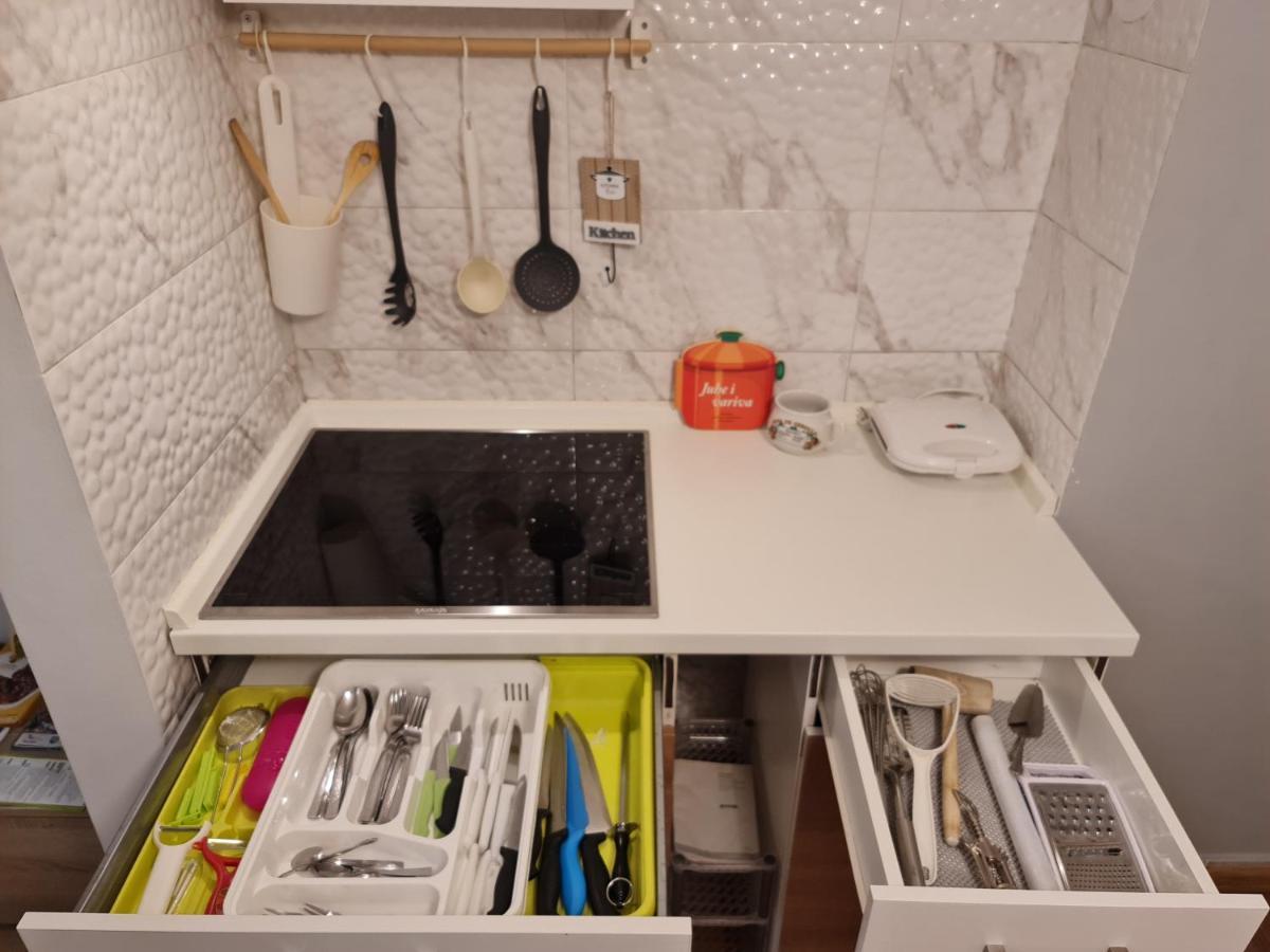 Apartment Pemper - Self Check In And Check Out Otočac Exterior foto
