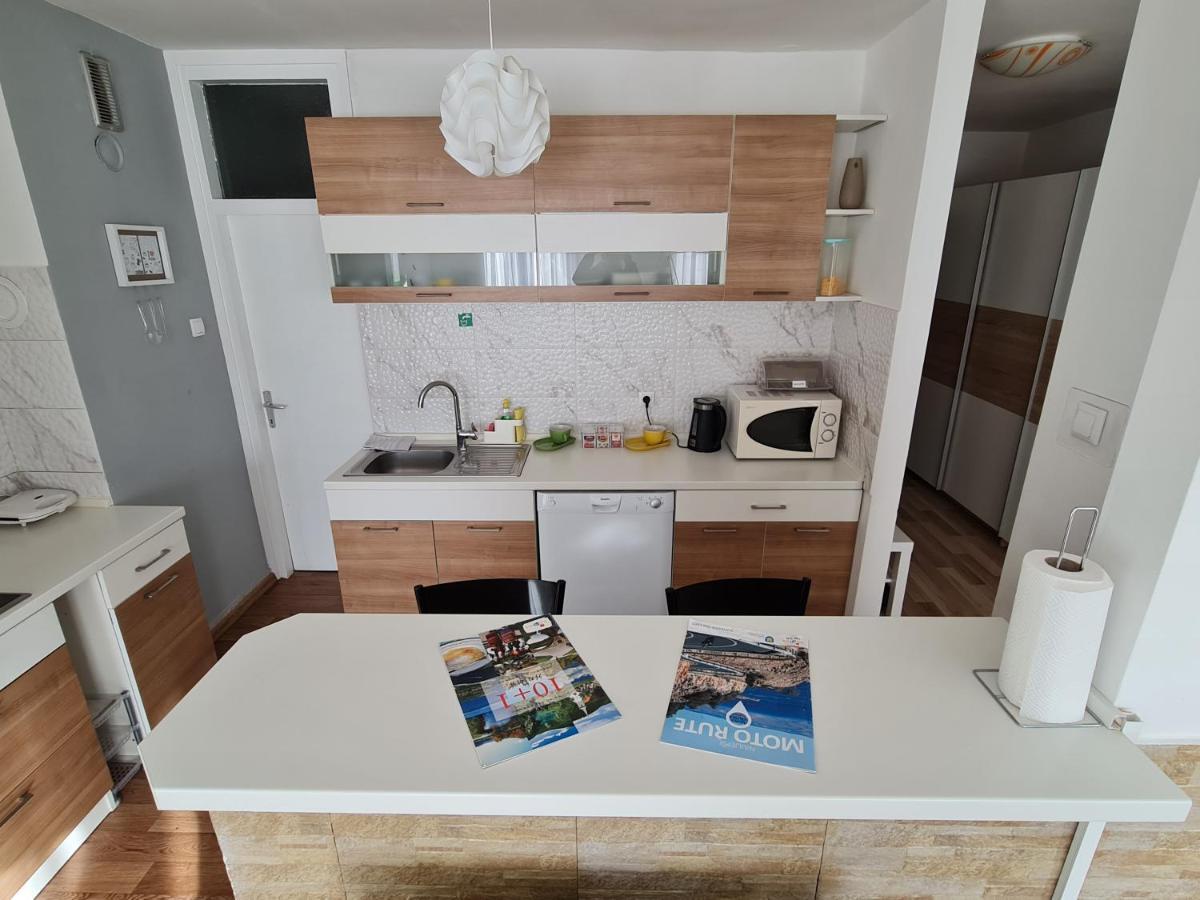 Apartment Pemper - Self Check In And Check Out Otočac Exterior foto