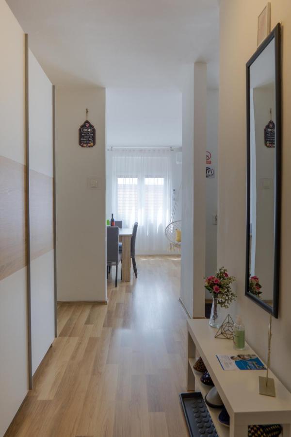 Apartment Pemper - Self Check In And Check Out Otočac Exterior foto