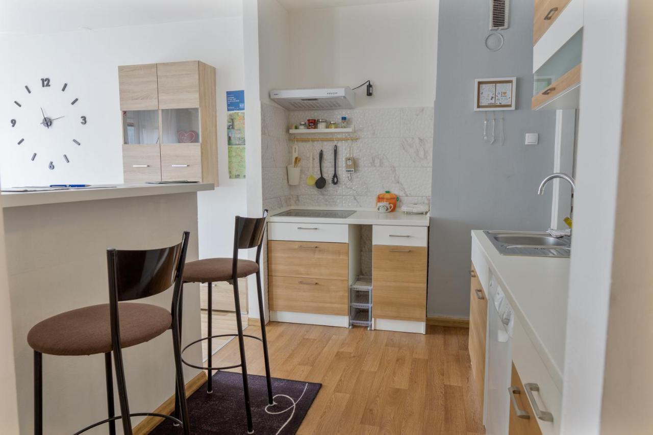 Apartment Pemper - Self Check In And Check Out Otočac Exterior foto